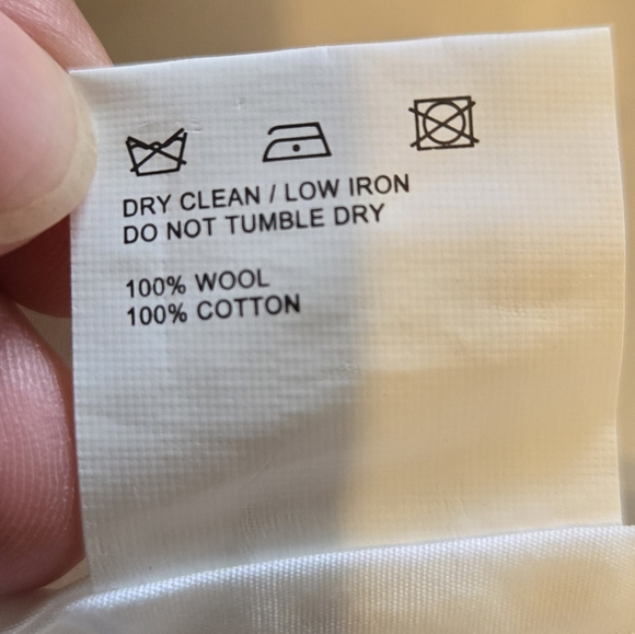 Jacquemus Cotton and Wool Off The Shoulder Button Up - Picture 5 of 9